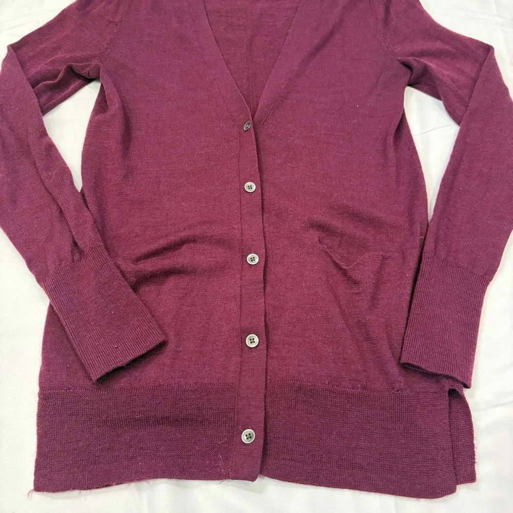 Gap 100% Extra Fine Merino Wool Button Front Cardigan Purple Women’s XS - Picture 3 of 9